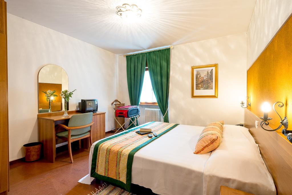 Albergo Altavilla Tirano Habitación foto