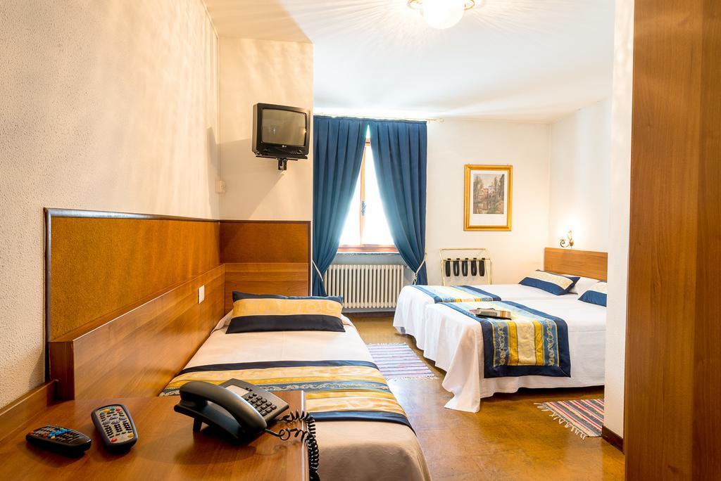 Albergo Altavilla Tirano Habitación foto